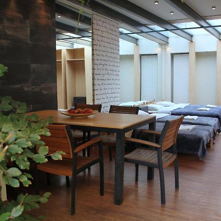 Apartment With Garden In City Center Krakau Buitenkant foto