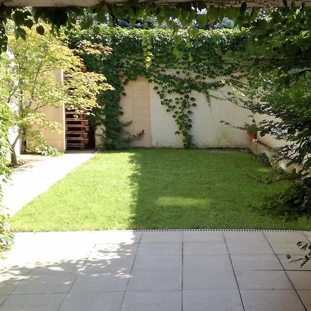 Apartment With Garden In City Center Krakau Buitenkant foto