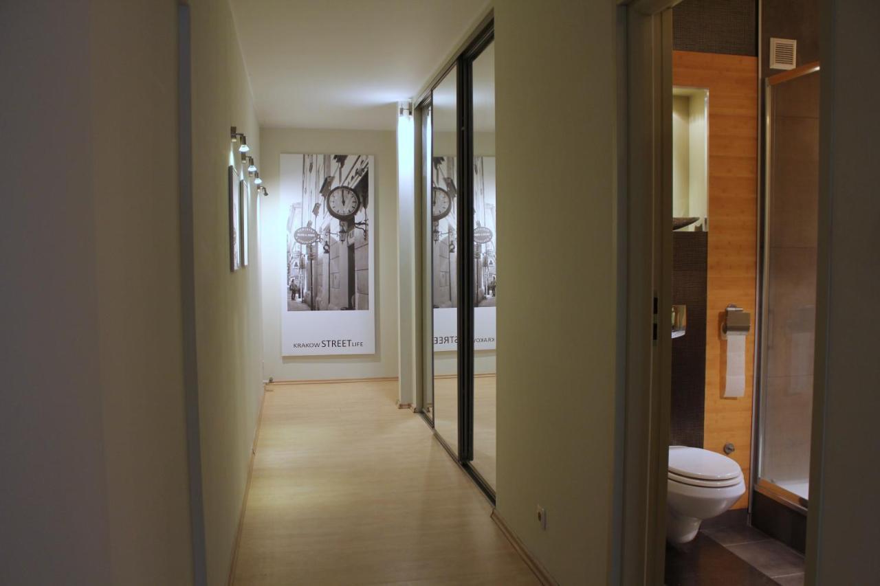 Apartment With Garden In City Center Krakau Buitenkant foto