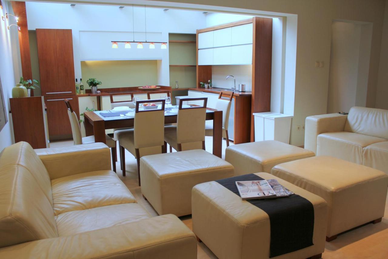 Apartment With Garden In City Center Krakau Buitenkant foto