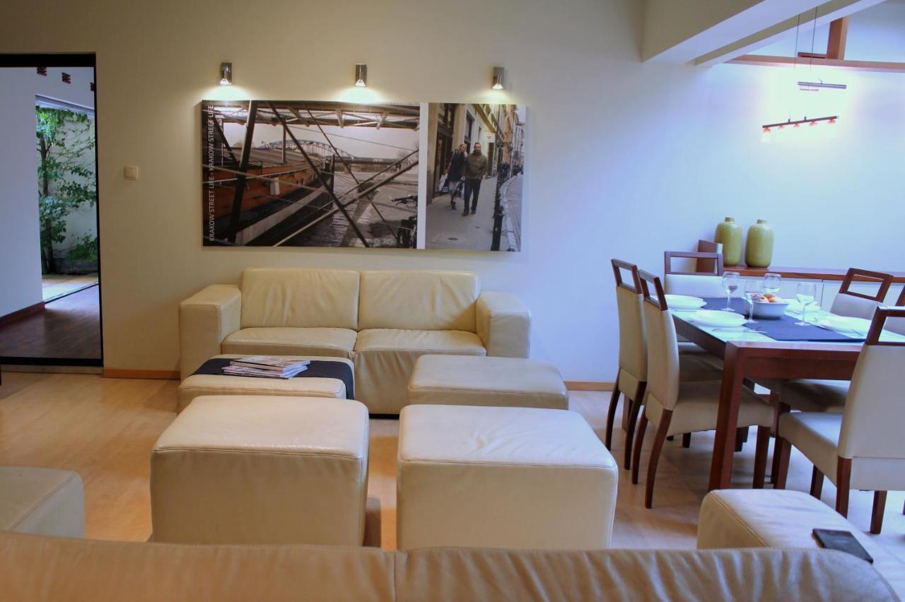 Apartment With Garden In City Center Krakau Buitenkant foto